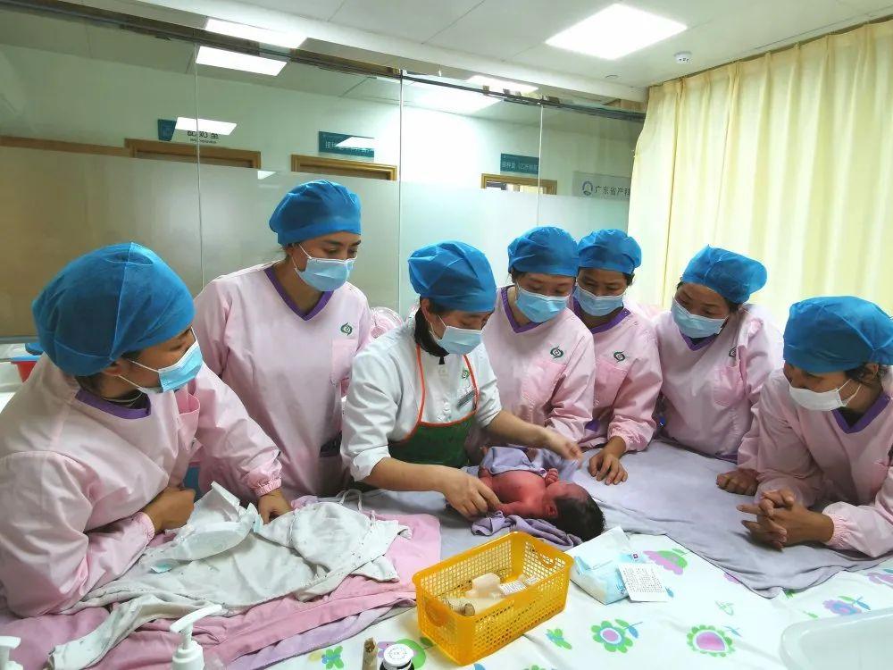 墨玉县妇婴监护型护送